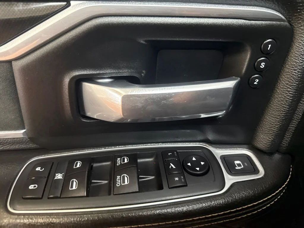 Used 2020 Granite Crystal Metallic Clearcoat Ram Laramie image 20