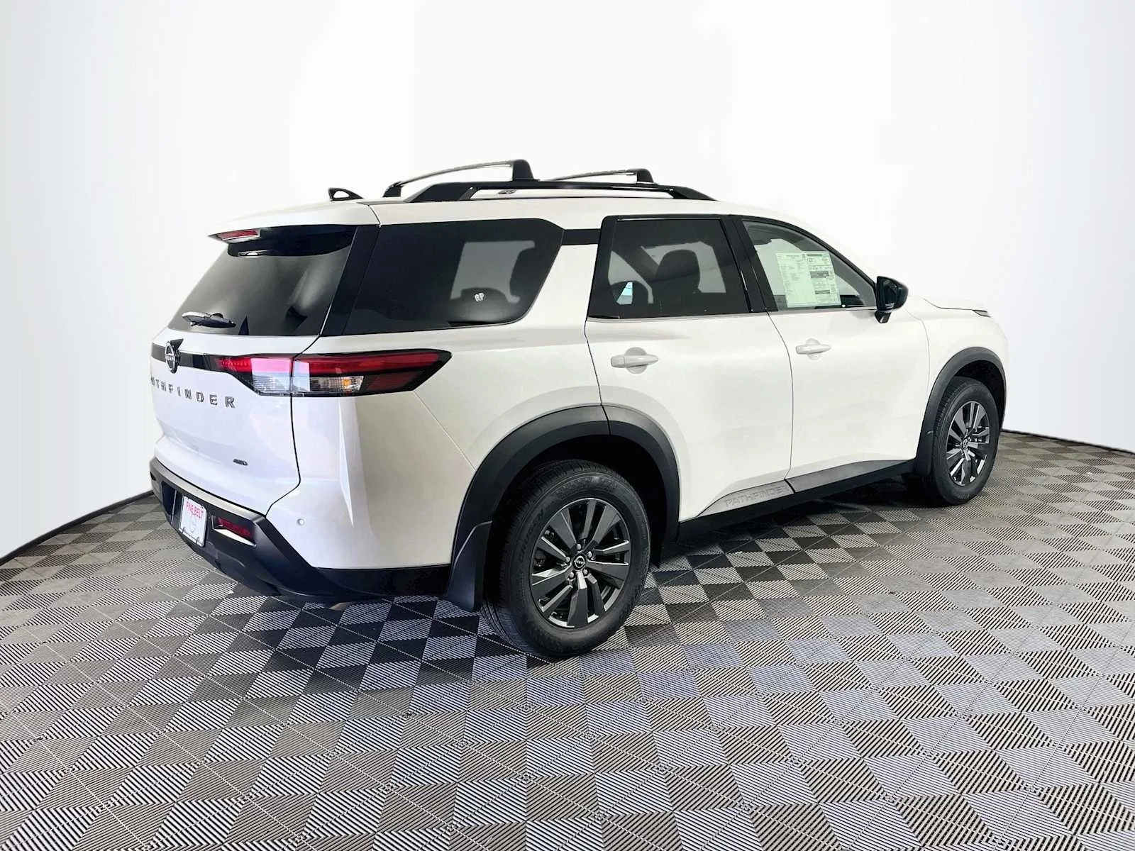 New 2026 Everest White Pearl Tricoat Nissan SV image 2