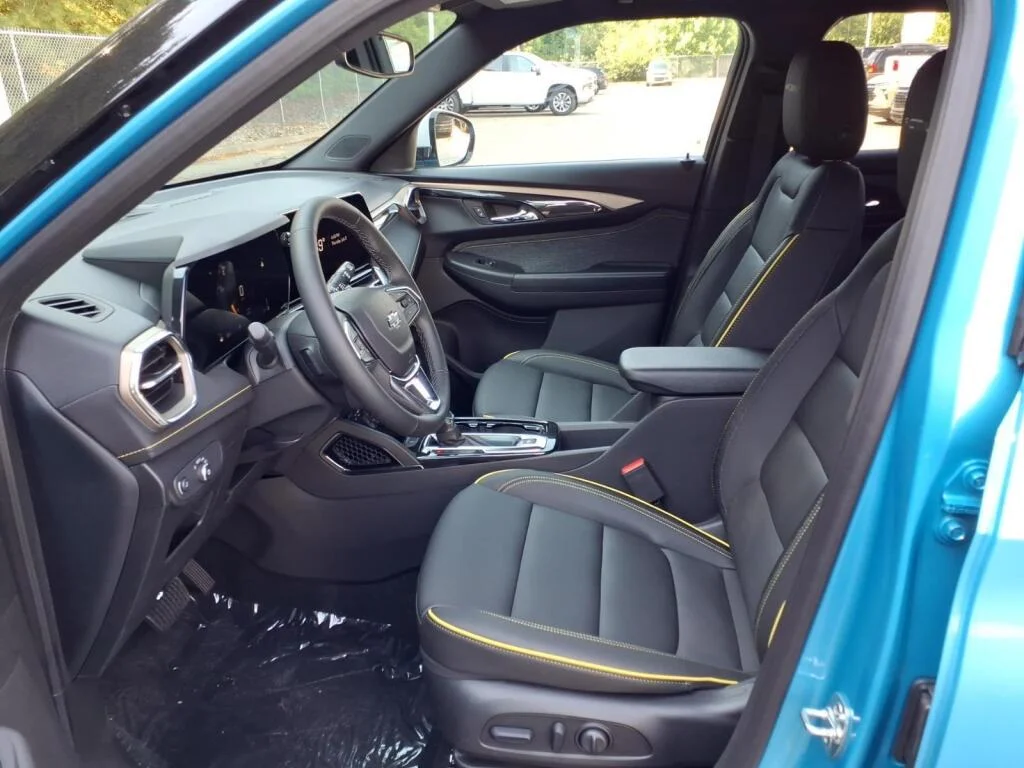 New 2026 Marina Blue Metallic Chevrolet ACTIV image 7