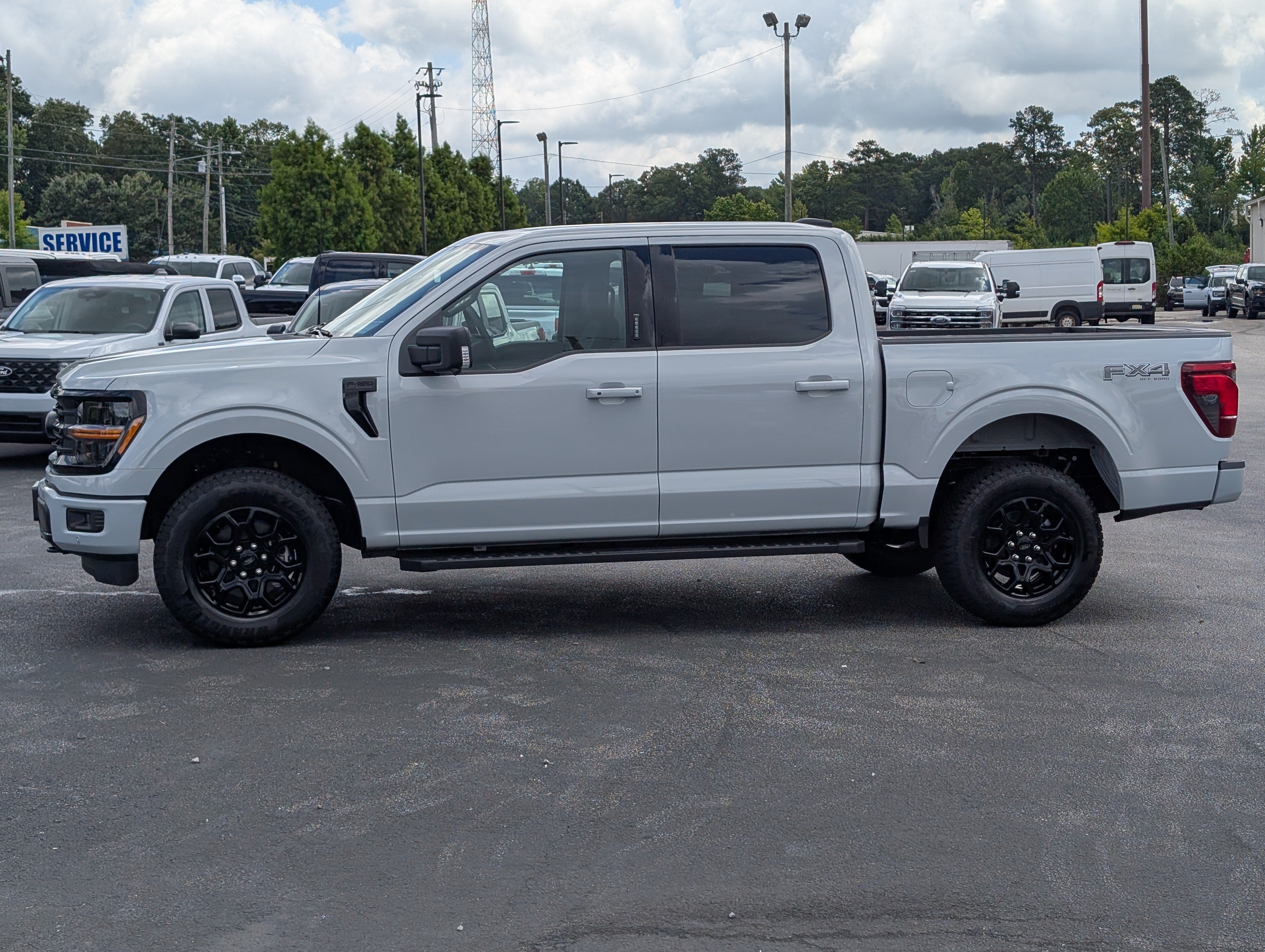 New 2026 Avalanche Ford XLT image 14