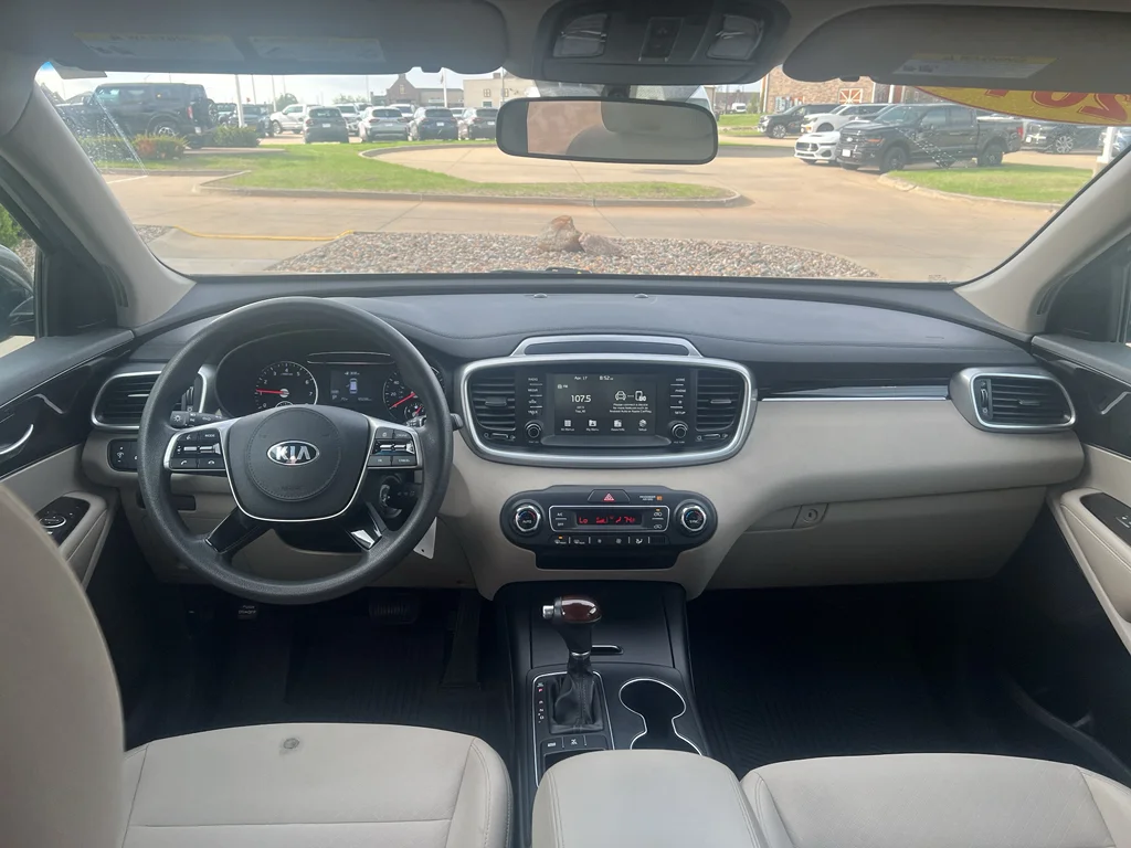 Used 2019 Kia Sorento LX with VIN 5XYPGDA50KG560089 for sale in Pella, IA