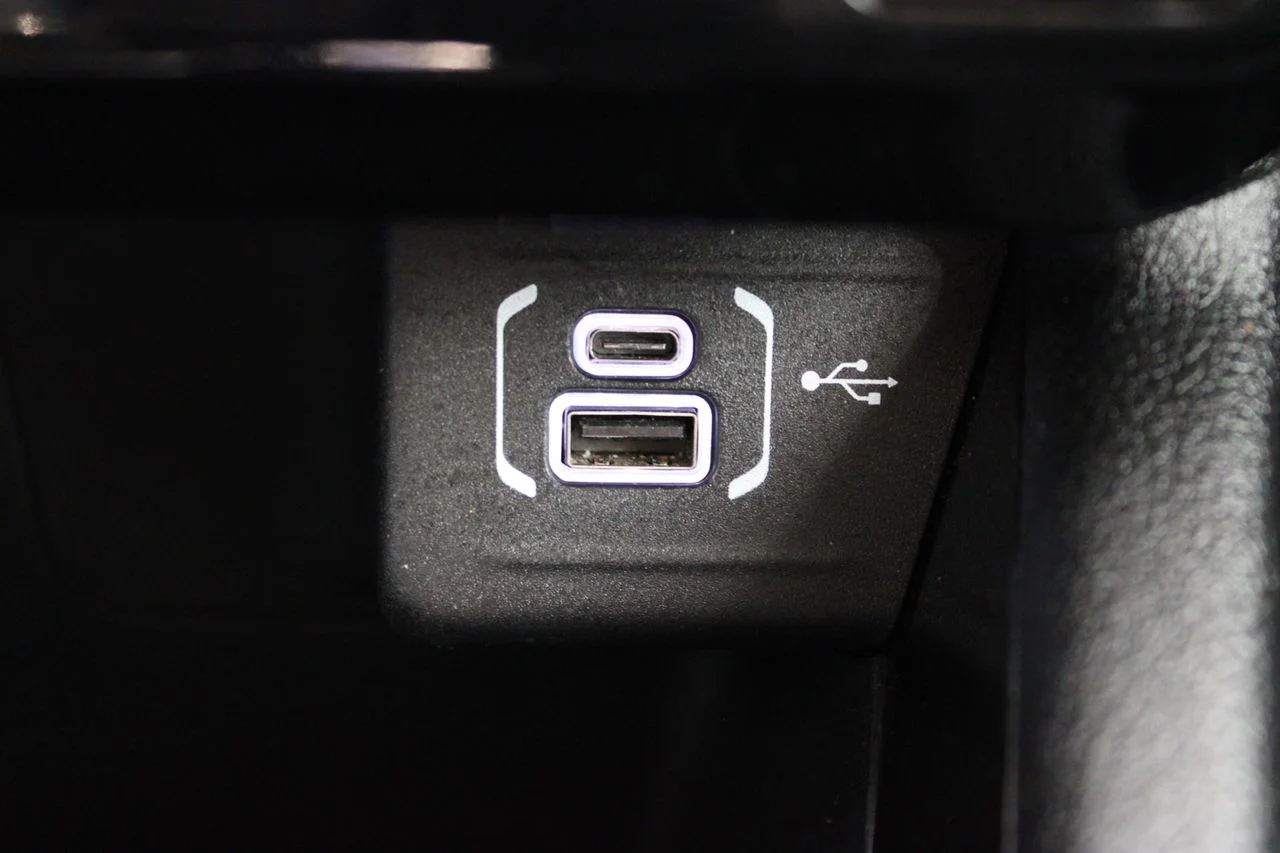 Used 2022 Gray Jeep Limited image 19