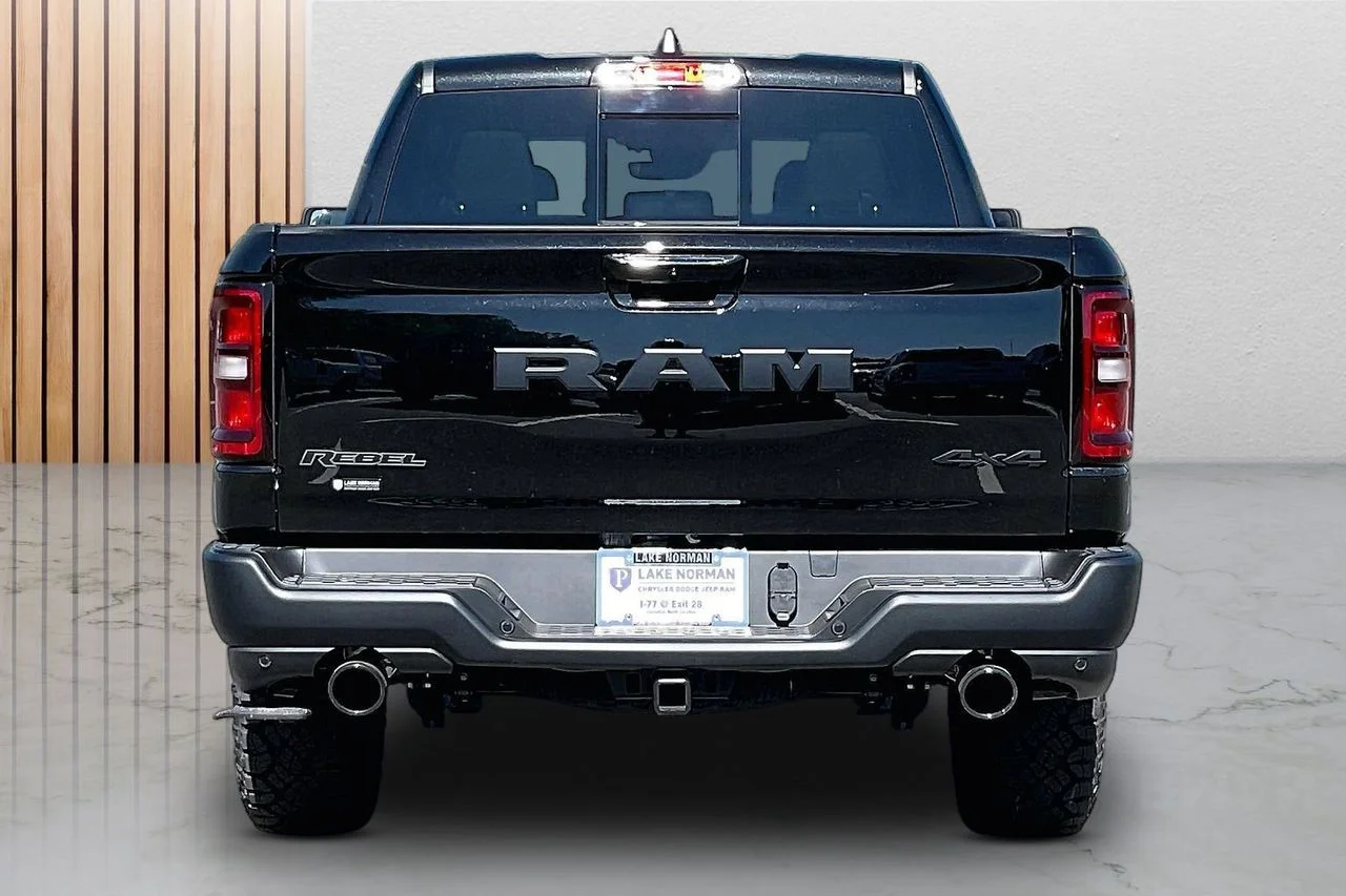 New 2026 Diamond Black Crystal Pearl-Coat Exterior Paint RAM Rebel image 8