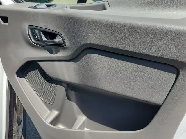New 2026 Oxford White Ford Base image 17