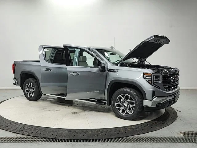 2026 GMC Sierra 1500 SLT - Photo 10