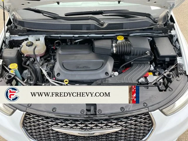 Used 2023 White Chrysler Touring L image 20