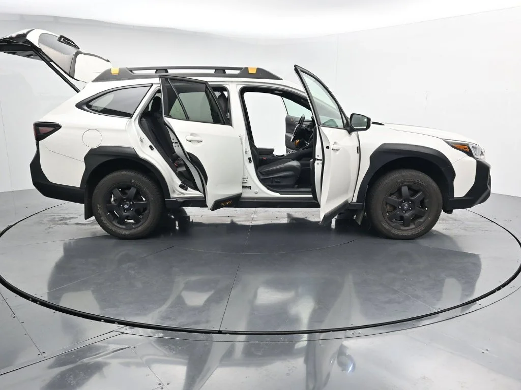 Used 2024 White Subaru Wilderness image 26