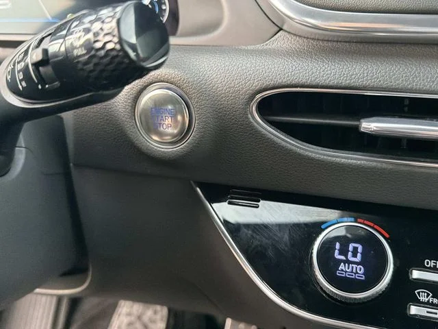 Certified Used 2022  Hyundai SEL Plus image 27
