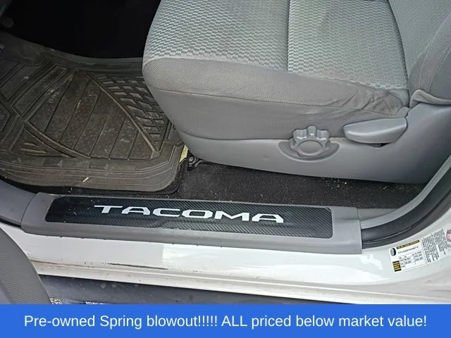 Used 2014 White Toyota Prerunner image 29