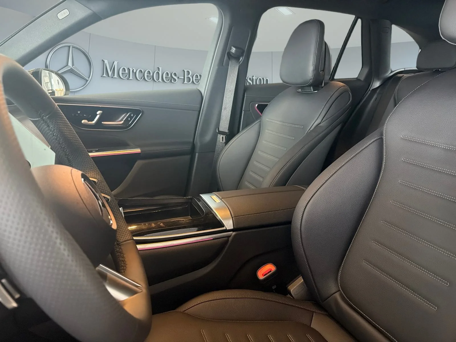 Used 2026 Silver Mercedes-Benz GLC 300 4MATIC SUV image 4