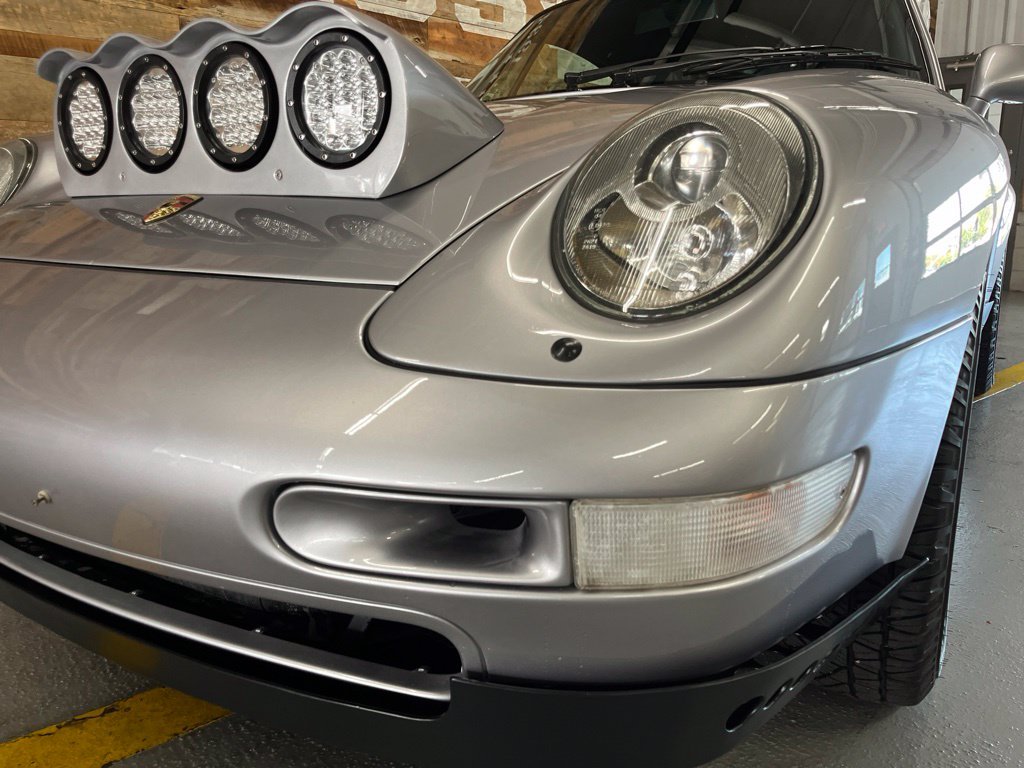 Used 1995  Porsche Carrera 4 image 10