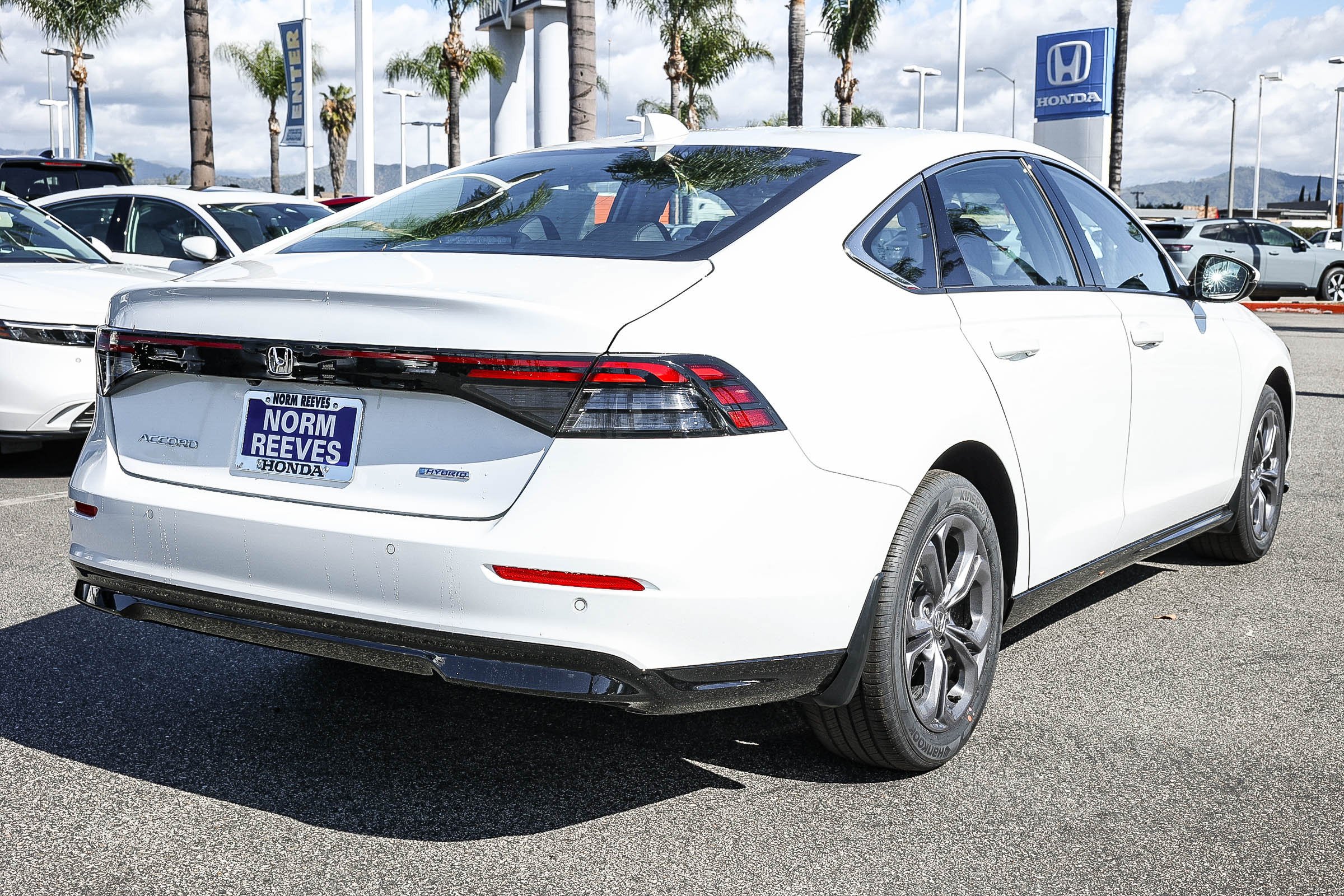 New 2026 Platinum White Pearl Honda EX-L Sedan image 6