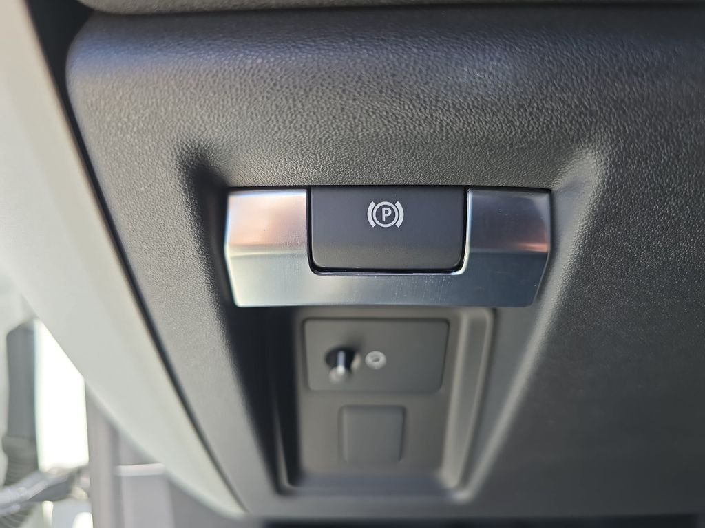 Certified Used 2023 White Land Rover S image 25