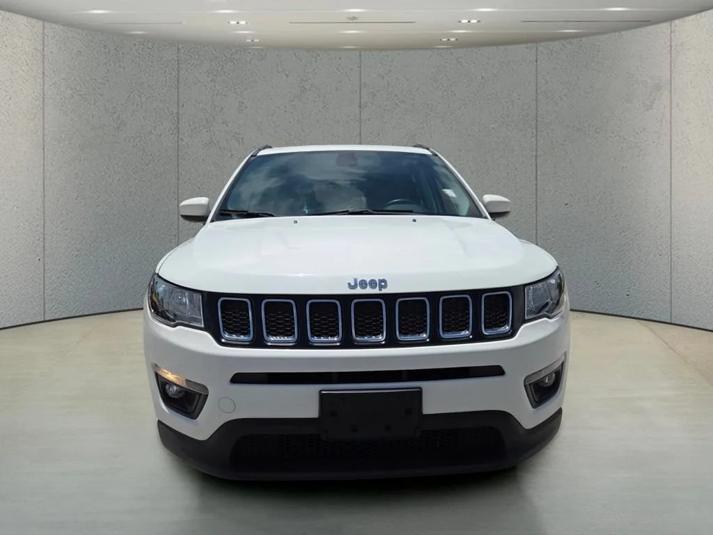 Used 2019 White Clearcoat Jeep Latitude image 12