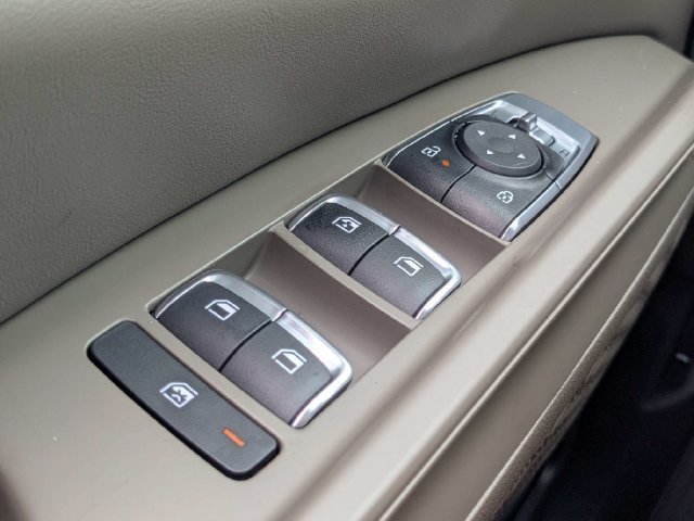 New 2027 Ceramic Silver Kia LXS image 26