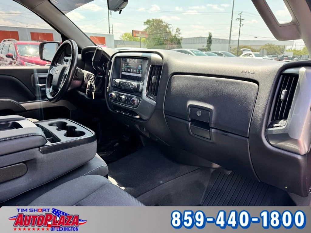 Used 2019 Red Chevrolet LT image 32