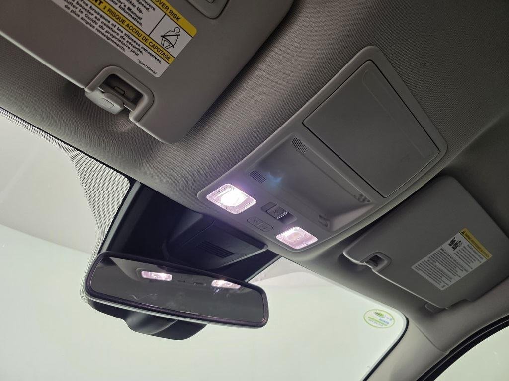 Used 2025 Oxford White Ford LARIAT image 46