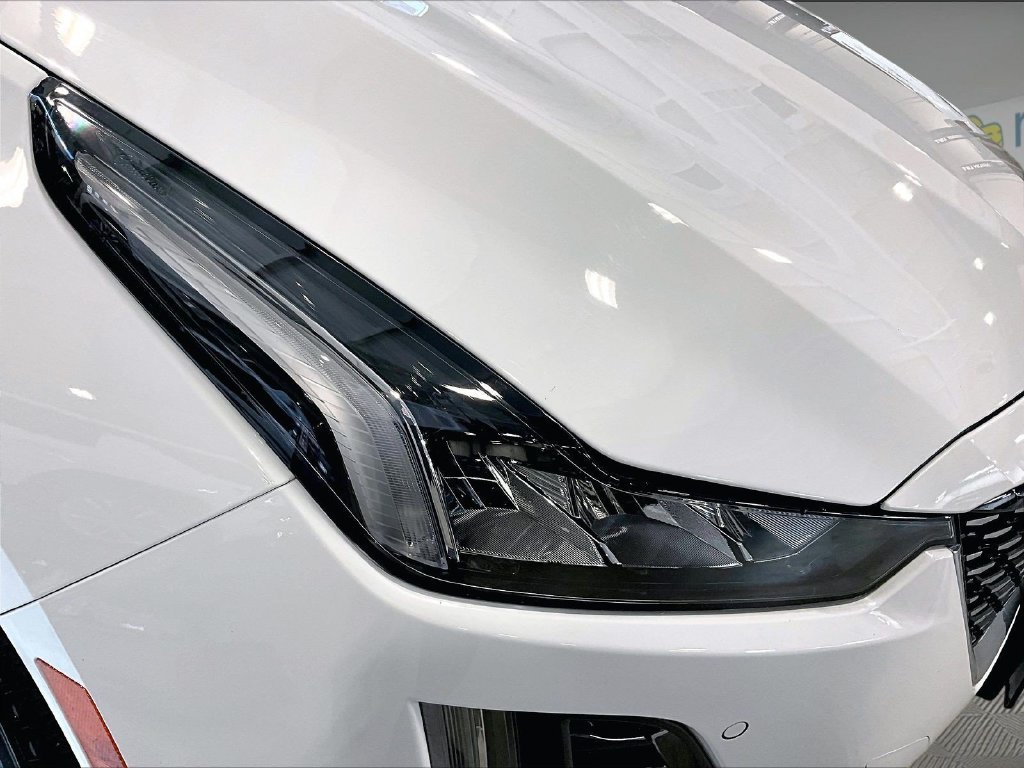 Used 2023 White Cadillac Luxury image 33