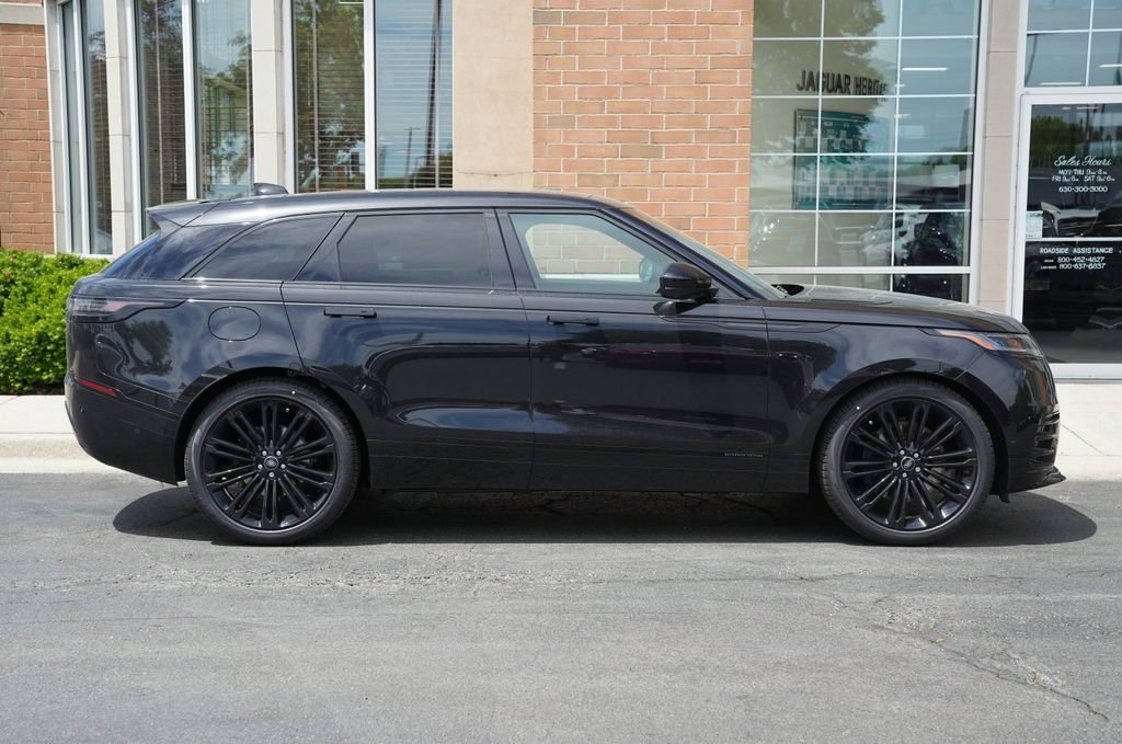 New 2026 Santorini Black Land Rover Belgravia Edition image 7