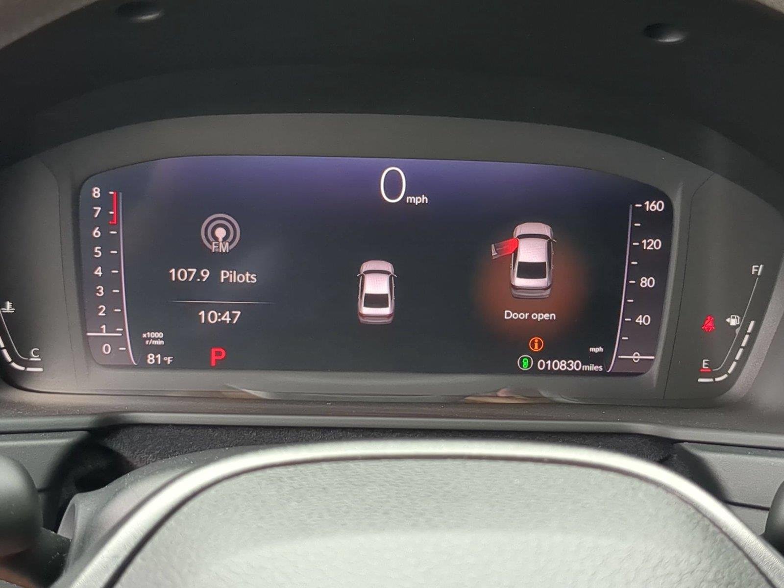 Used 2024 Solar Silver Metallic Honda LX image 21