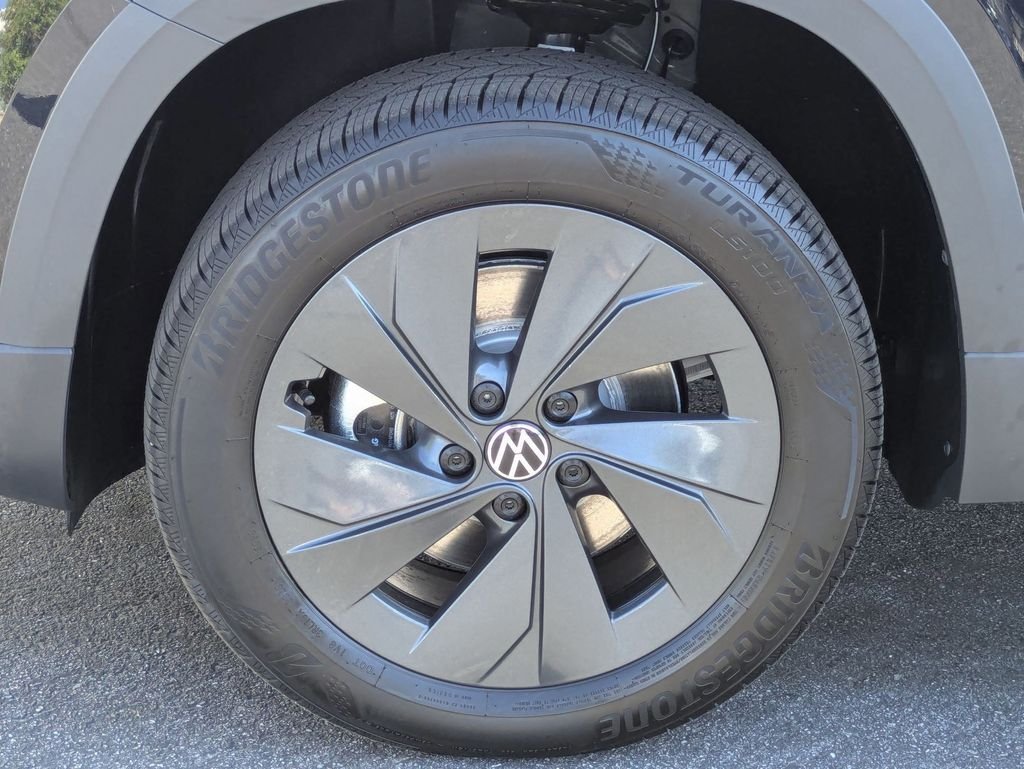2025 Volkswagen Taos S - Photo 24