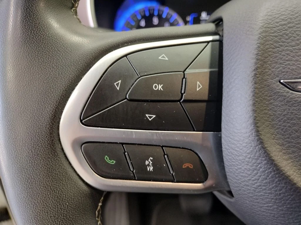 Used 2023 White Chrysler LX image 26