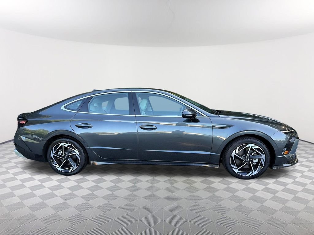 2025 Hyundai Sonata SEL - Photo 4
