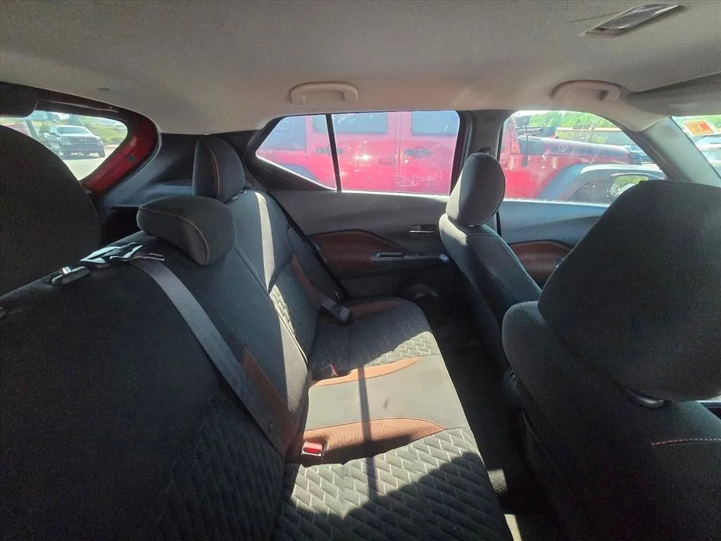 Used 2023 Red Nissan SR image 6