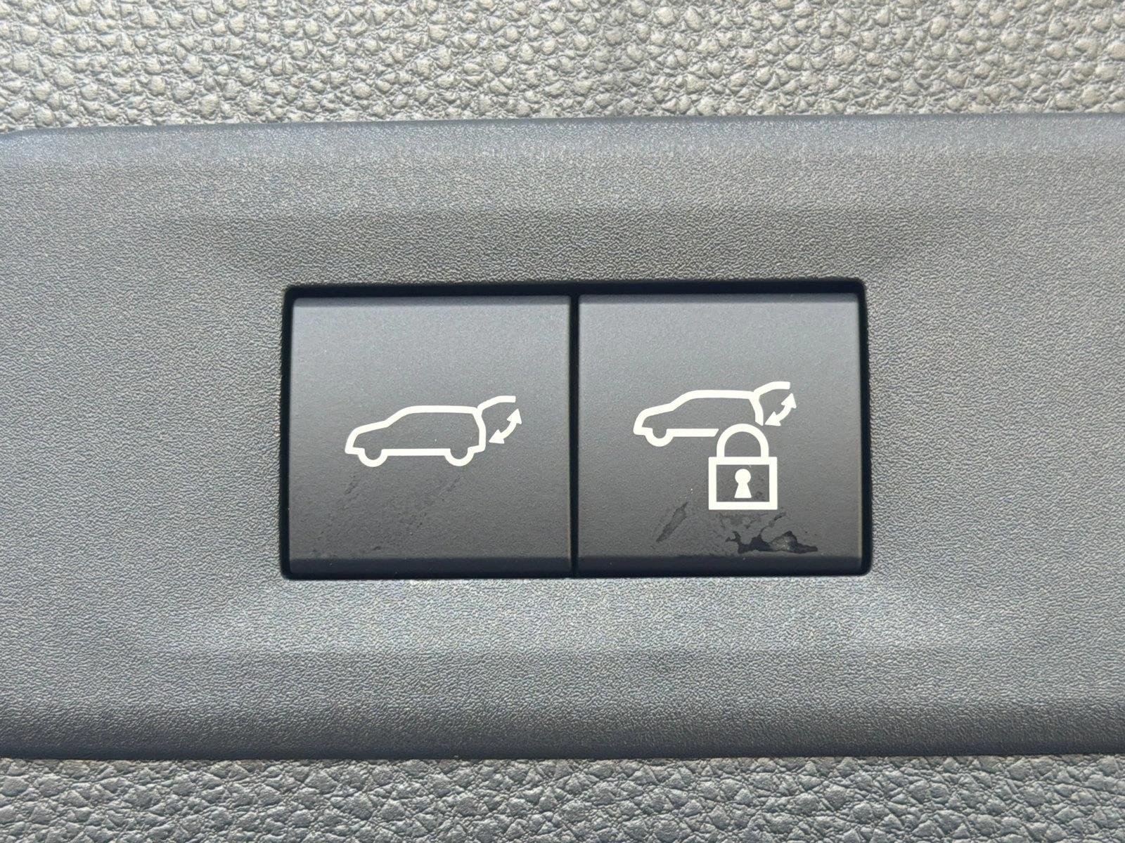 New 2026 Oxygen White Toyota XLE image 19