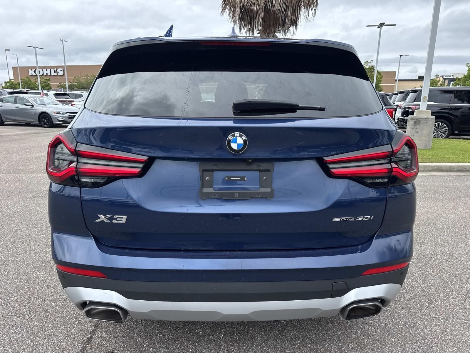 Used 2024 Blue BMW sDrive30i image 7