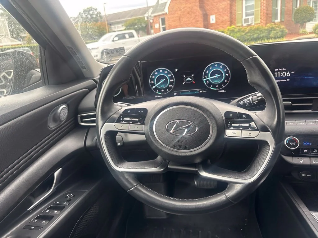 Used 2023 Black Hyundai Limited image 17