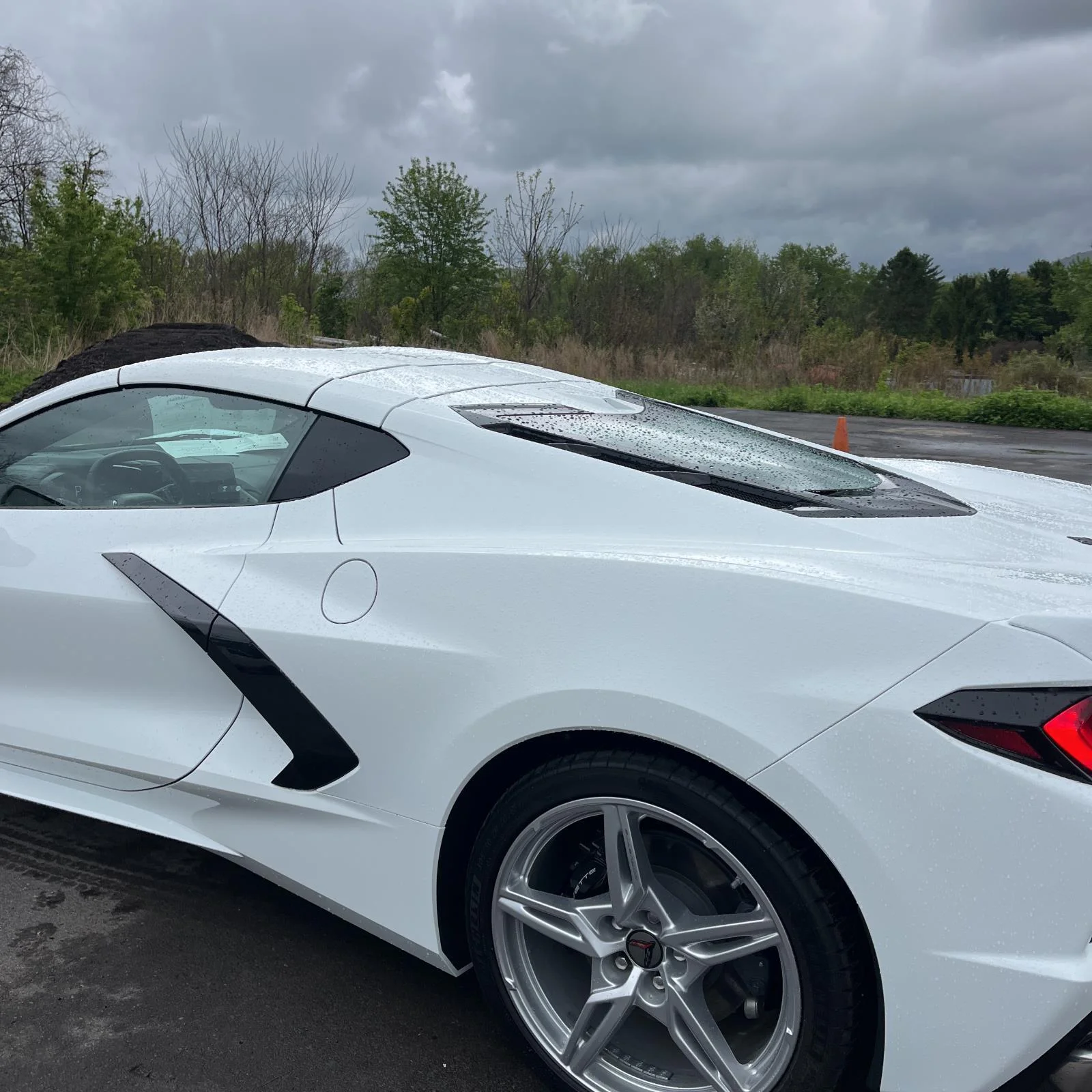 Used 2022 ARCTIC WHITE CHEVROLET STINGRAY image 4