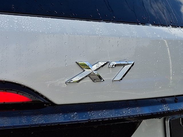 New 2027 Mineral White Metallic BMW xDrive40i image 21