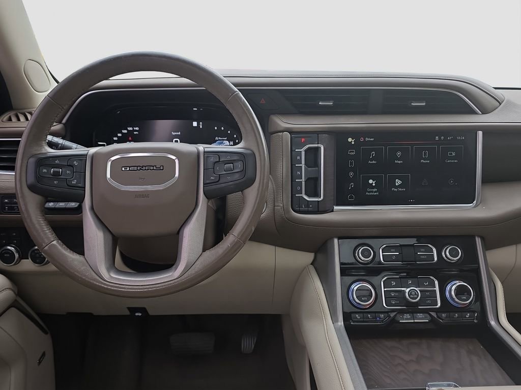 Used 2022 White Frost Tricoat GMC Denali image 13