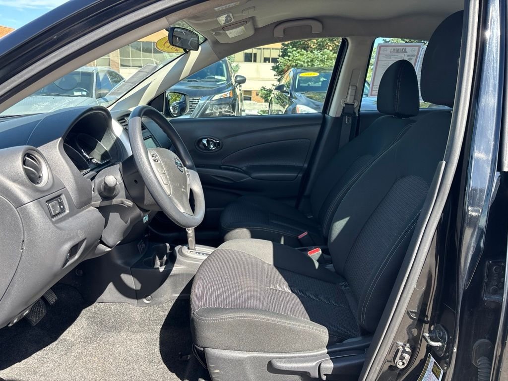 Used 2019 Black Nissan 1.6 SV image 17