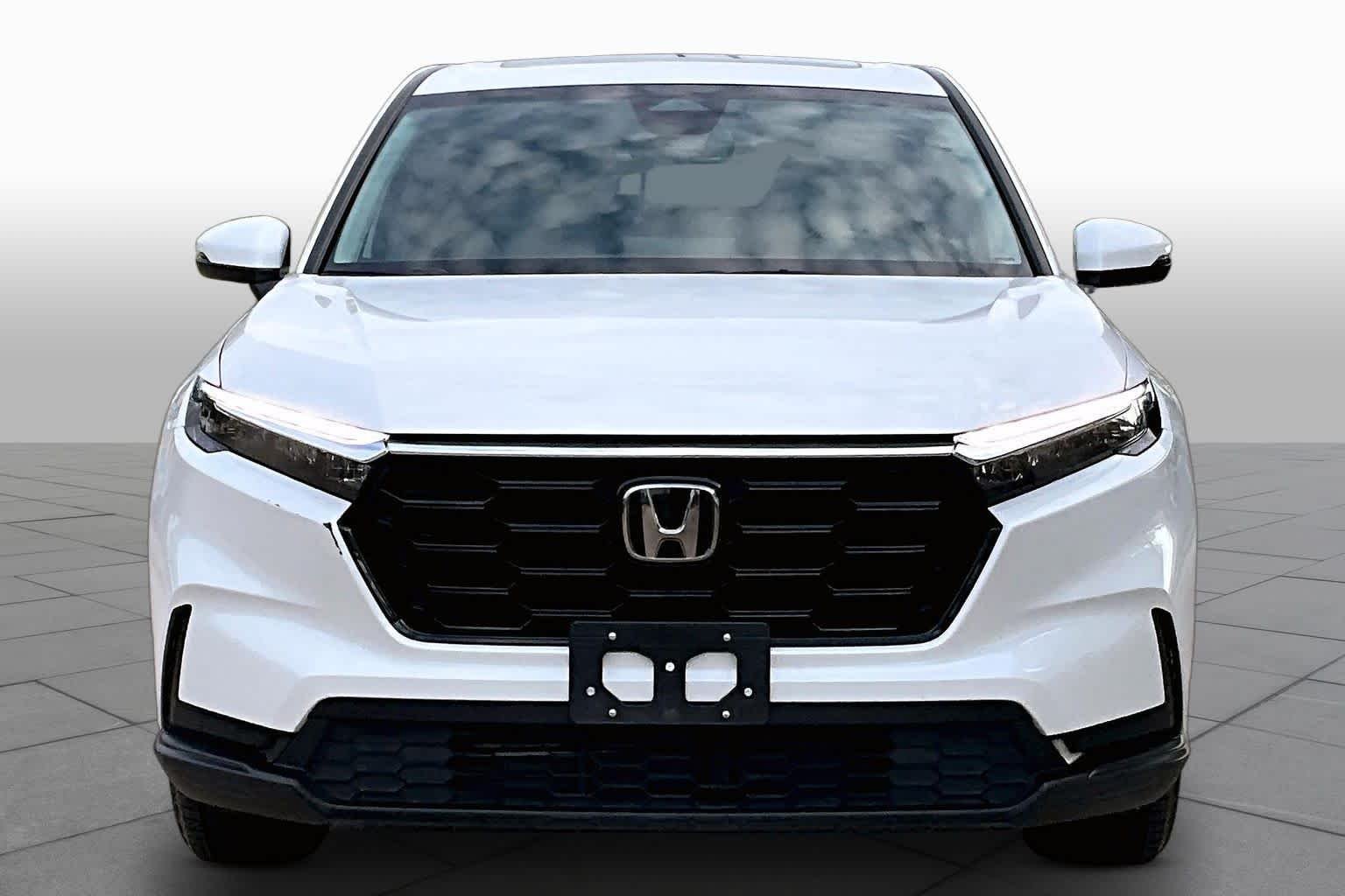 Certified Used 2025 Platinum White Pearl Honda 1.5T 2WD EX image 4