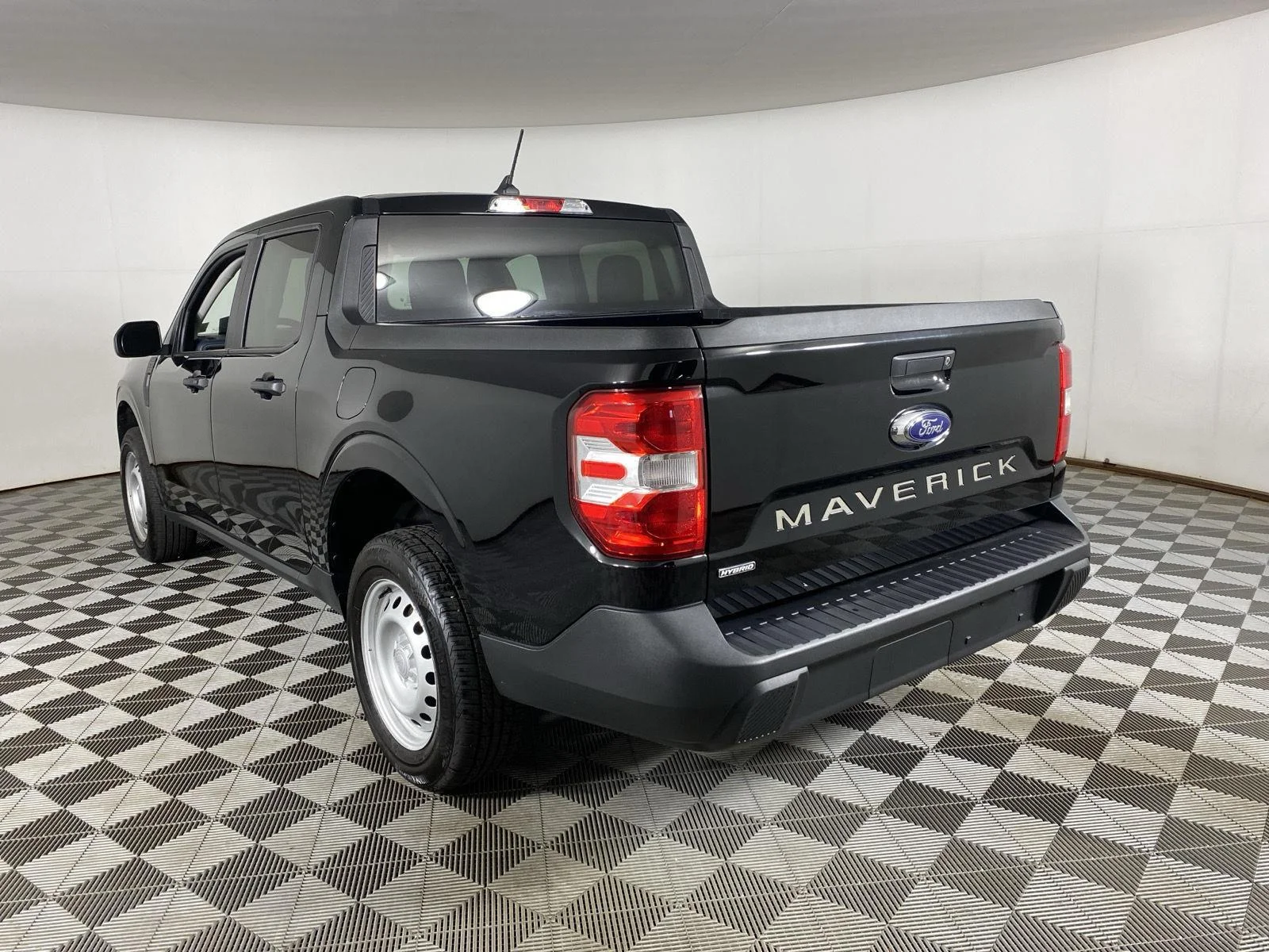 Used 2024 Shadow Black Ford XL image 14