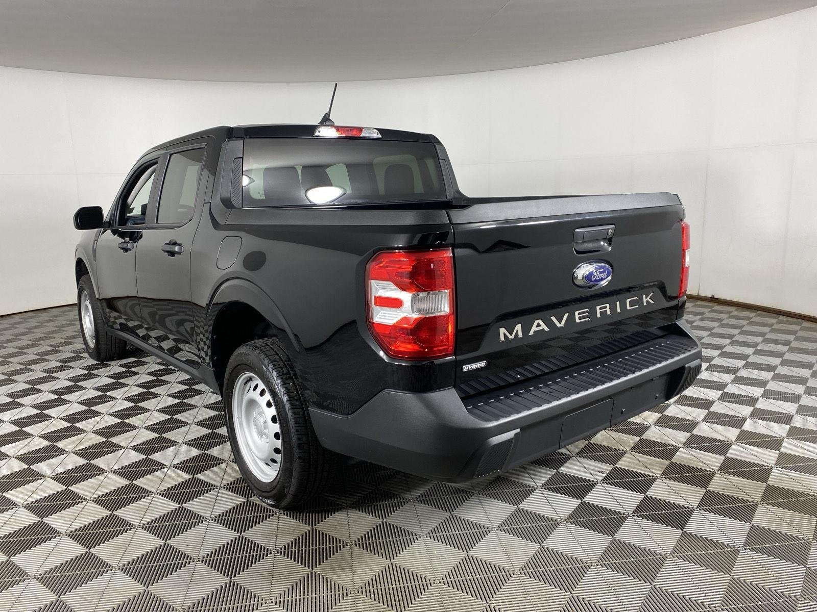 Used 2024 Shadow Black Ford XL image 14