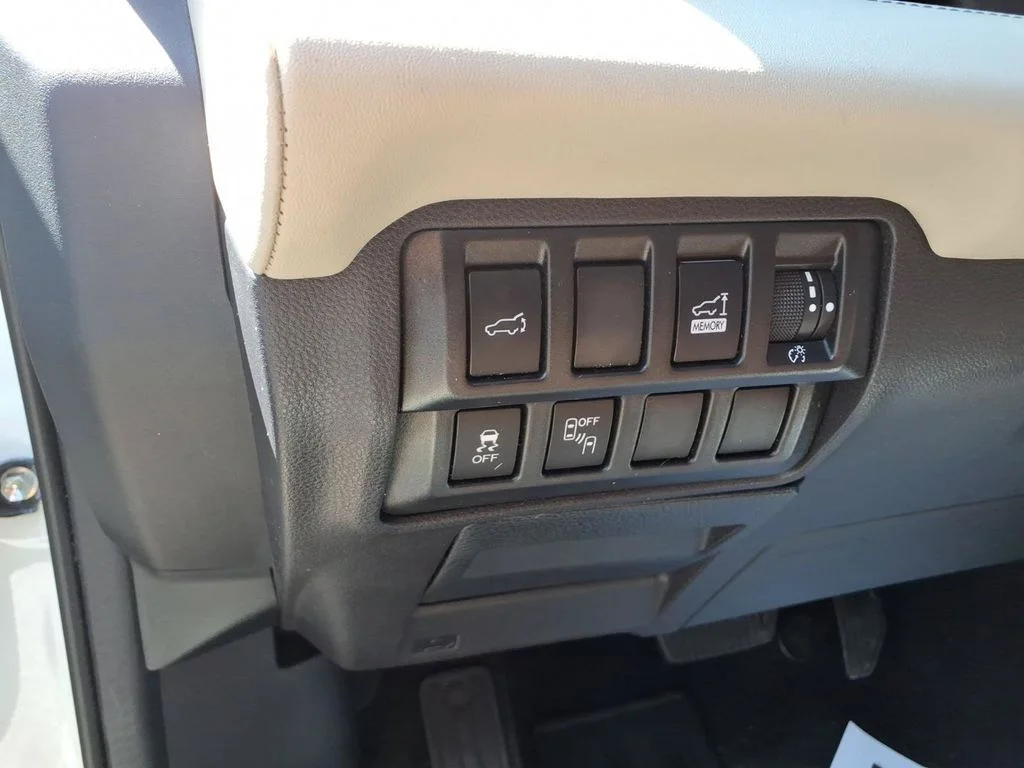 Used 2019 White Subaru Touring image 33