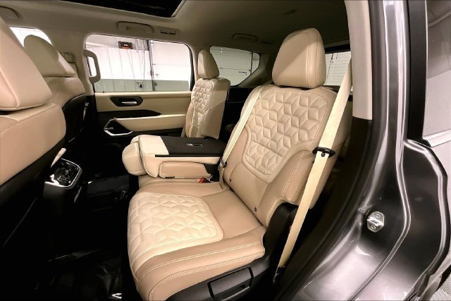 New 2026 Gun Metallic/Super Black Nissan Platinum Reserve image 11