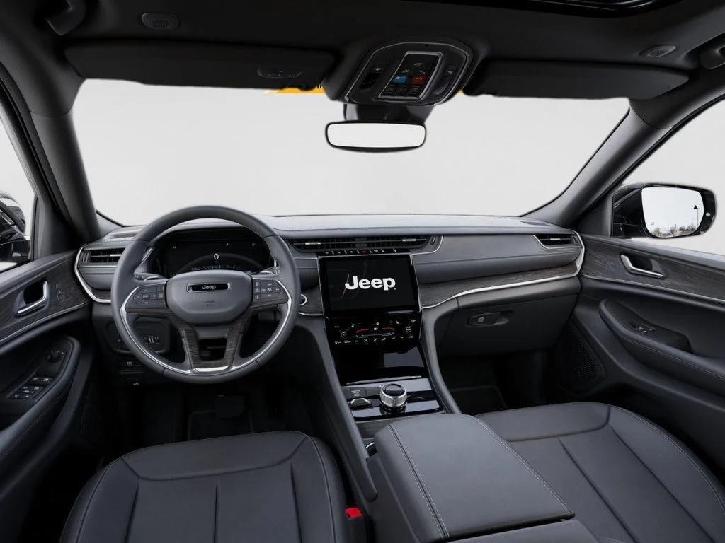 New 2025 Bright White Clear-Coat Exterior Paint Jeep Limited image 14