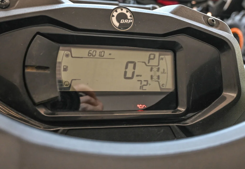 Used 2024 PLATINUM_SATIN Can-Am 850 image 6