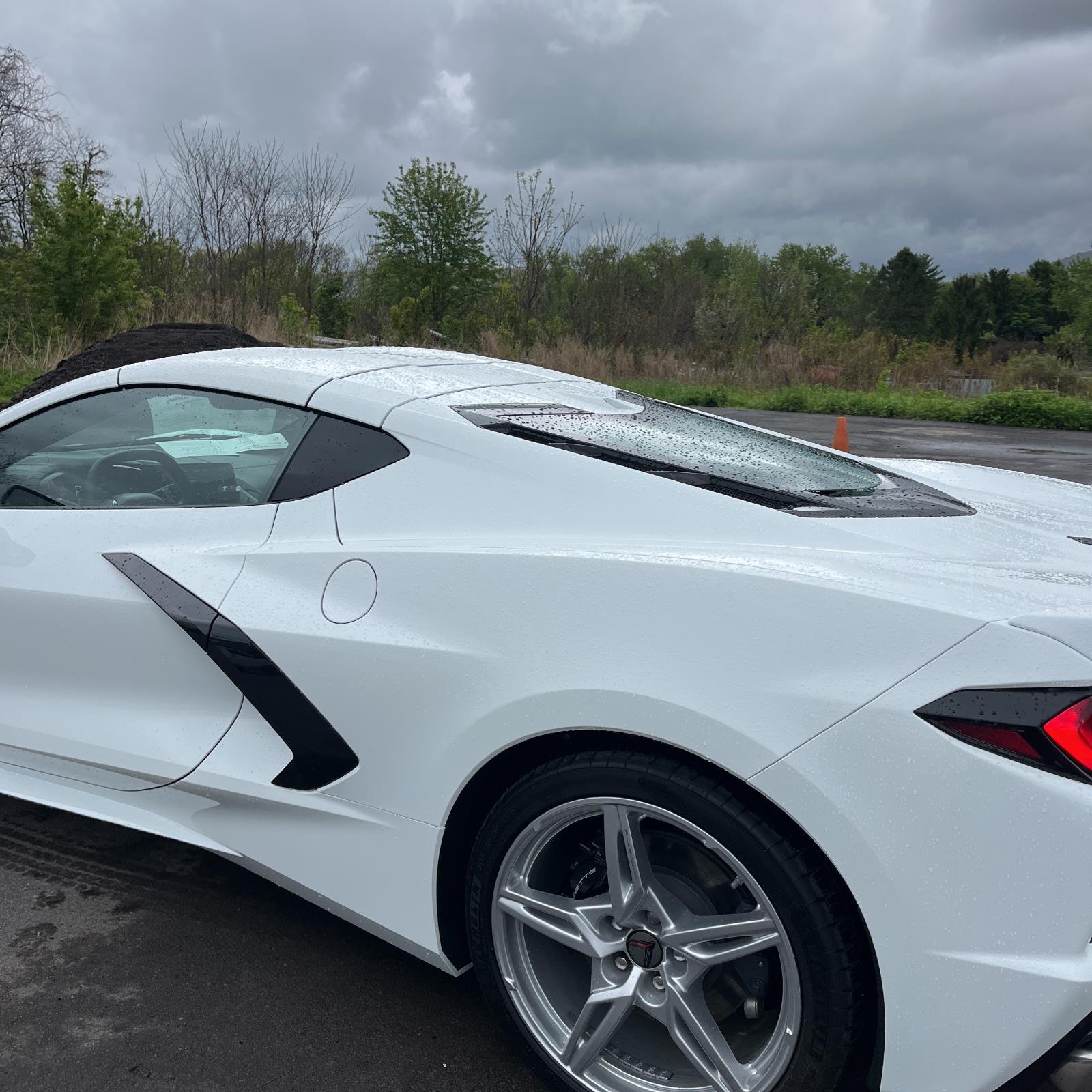 Used 2022 Arctic White Chevrolet 2LT image 4
