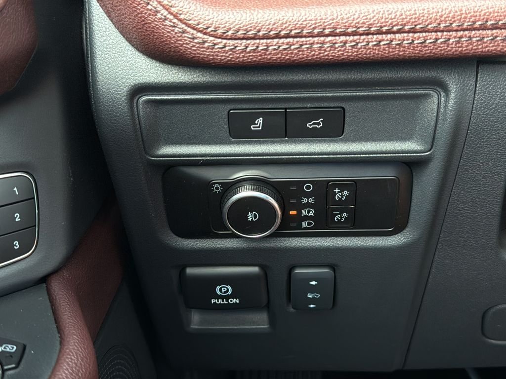 Used 2024 White Ford Limited image 30