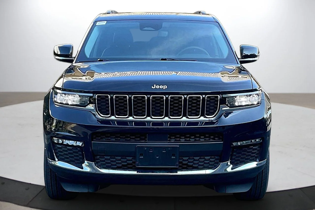 Certified Used 2023 Black Jeep Limited image 3