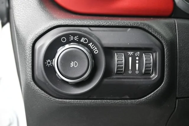 Used 2018 Bright White Clearcoat Jeep Rubicon image 12