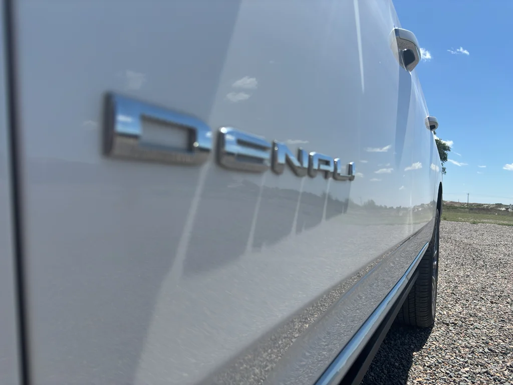 Used 2021 White GMC Denali image 10