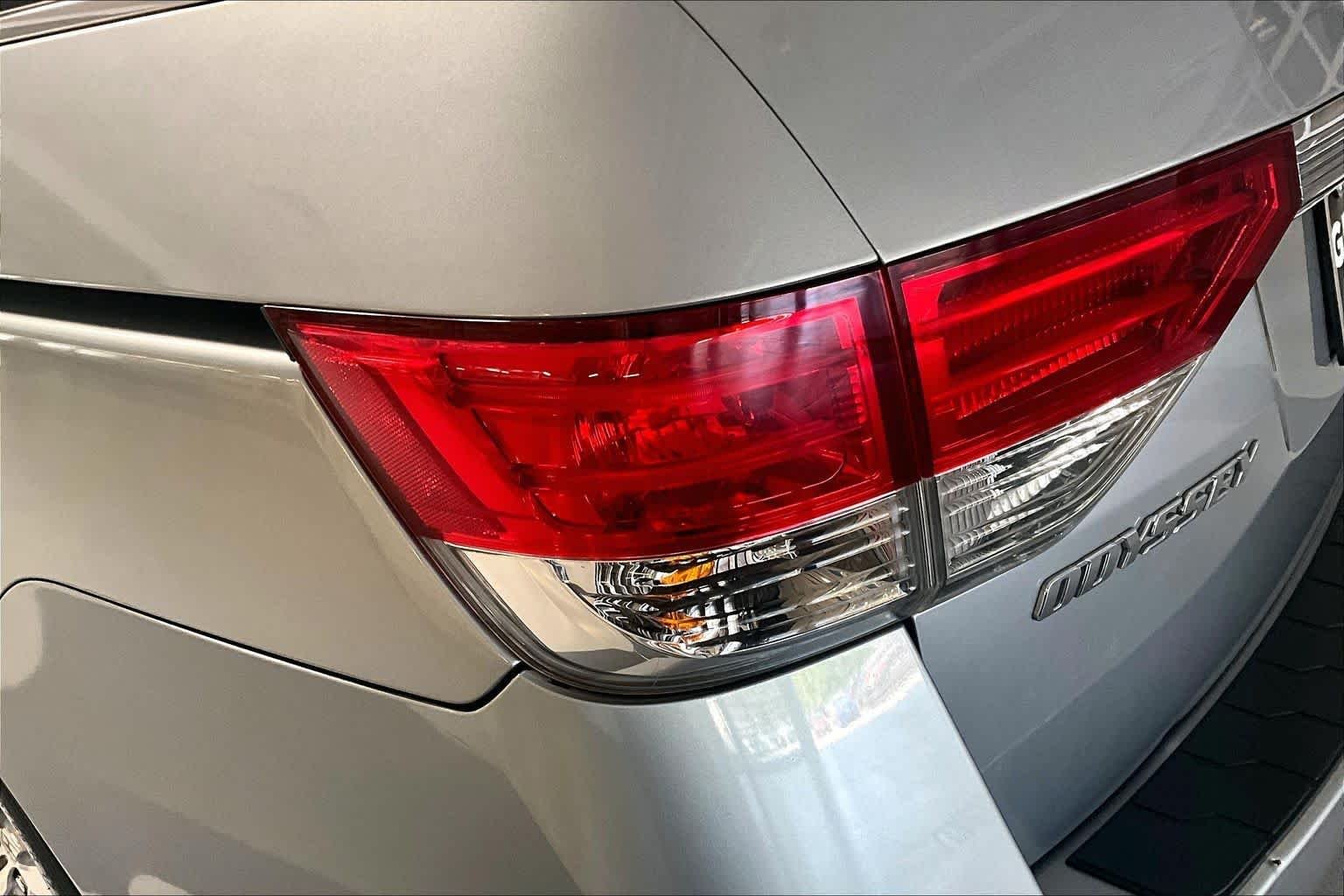 Used 2016  Honda SE image 27