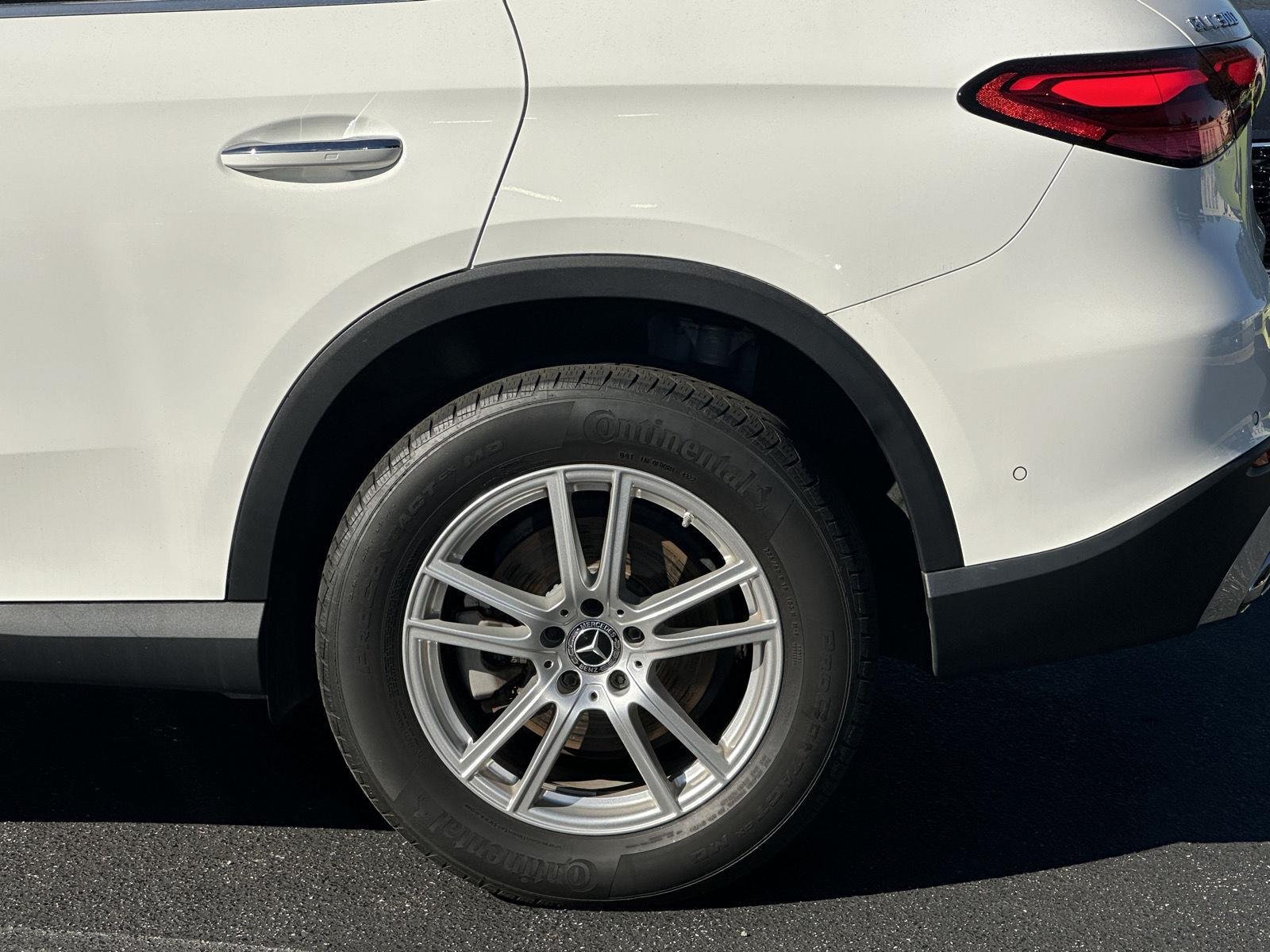 Used 2023 Polar White Mercedes-Benz GLC 300 image 43