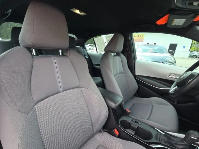 Used 2024  Toyota SE image 18